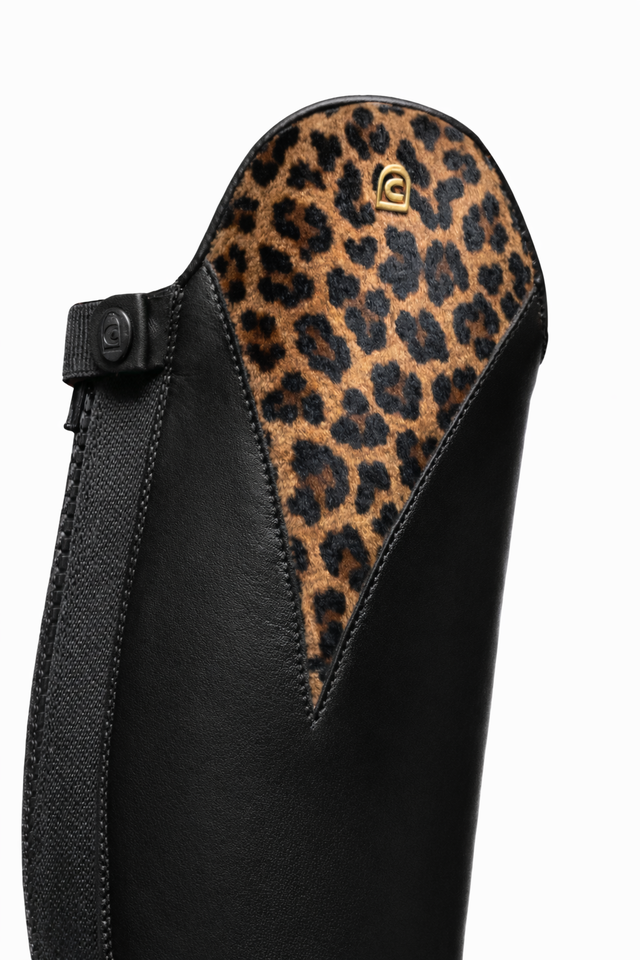 V-TOP WITH FUR LEO VARIATION