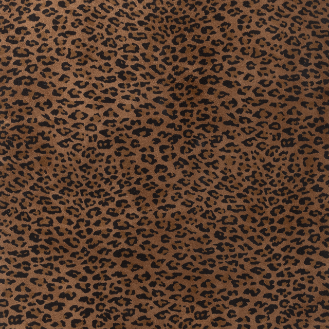 V-TOP WITH LEO VELOURS VARIATION